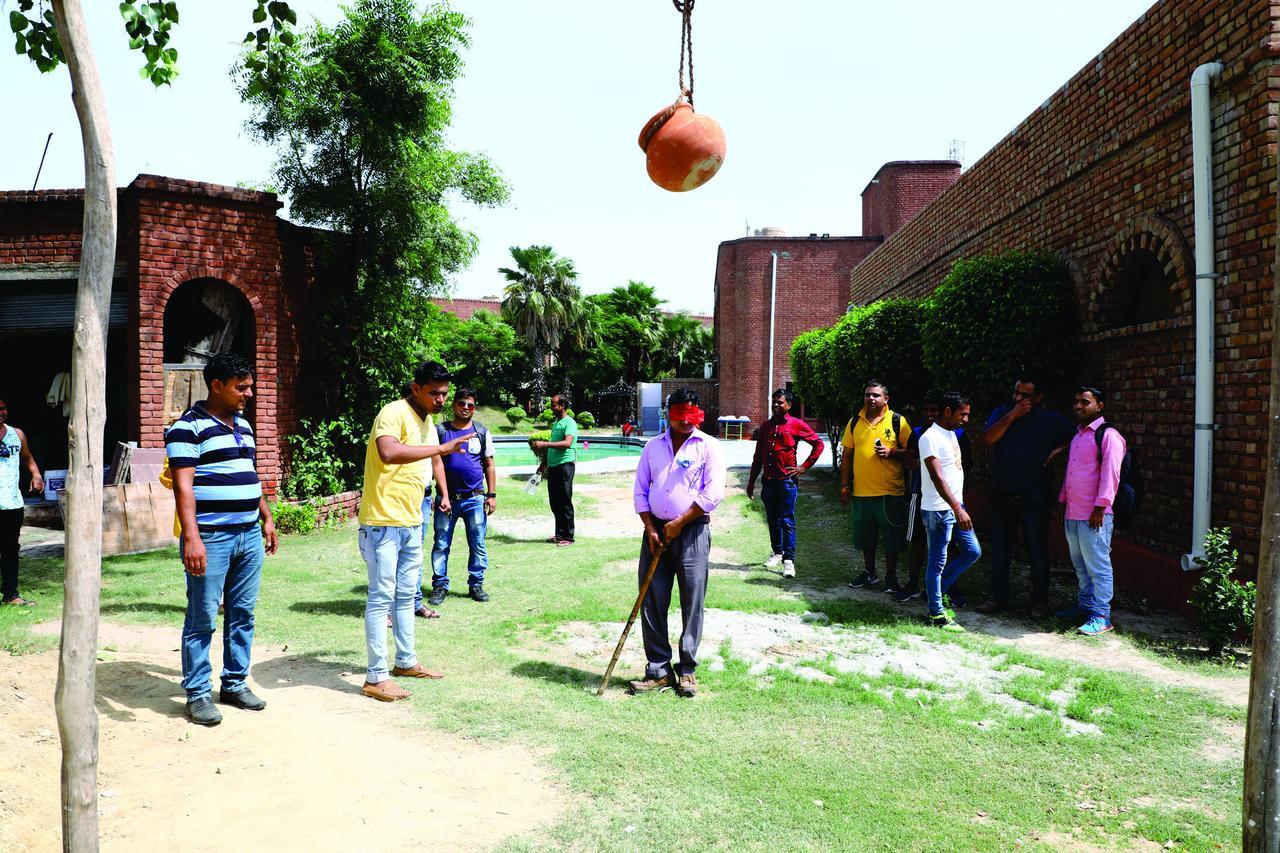 Magsons Resorts Vrindavan Kosi Bagian luar foto