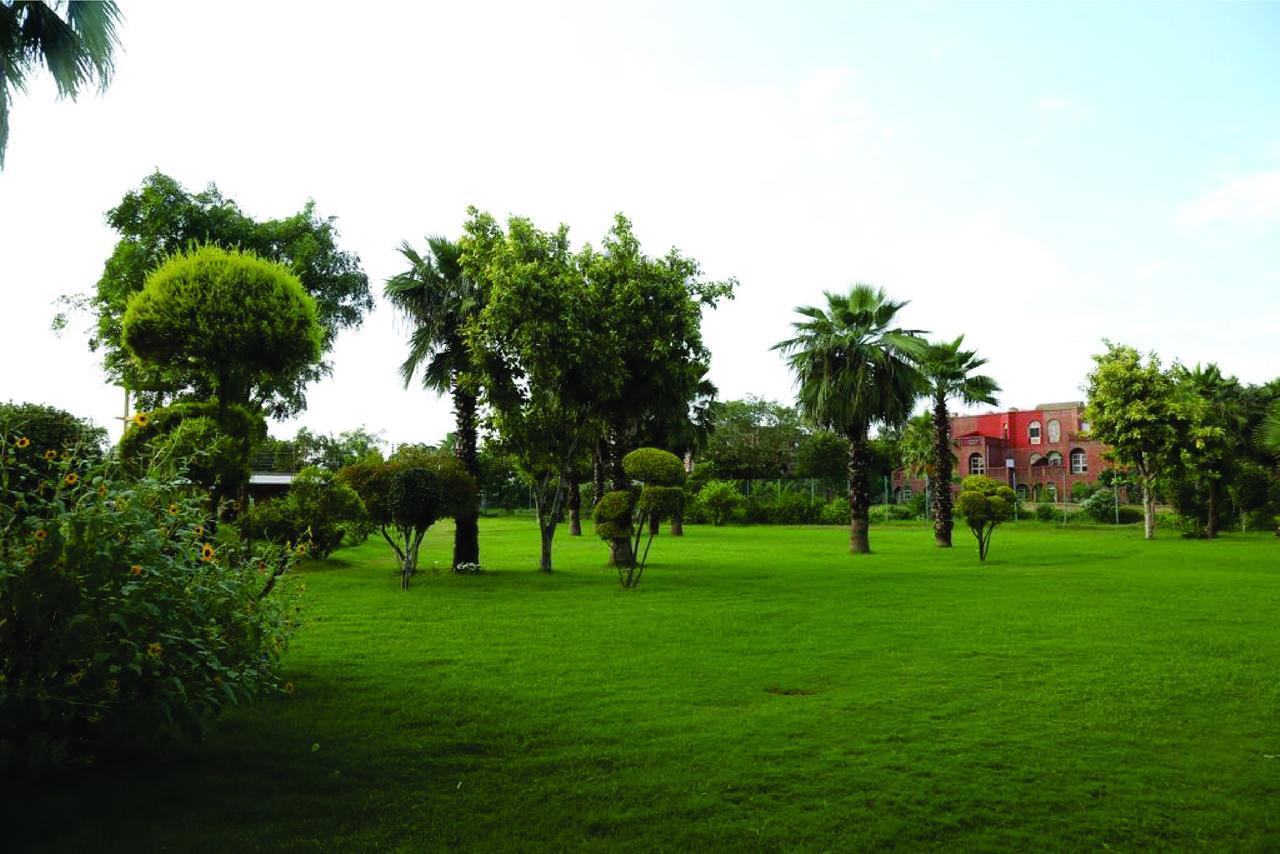 Magsons Resorts Vrindavan Kosi Bagian luar foto