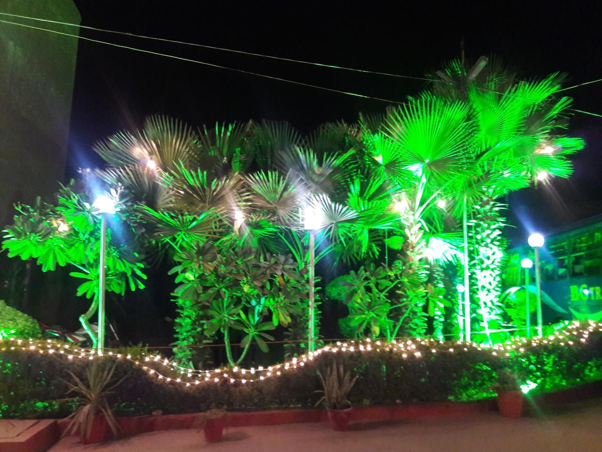 Magsons Resorts Vrindavan Kosi Bagian luar foto